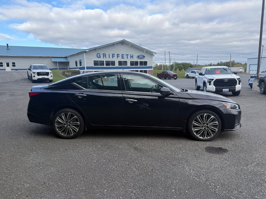 2024 Nissan Altima Base